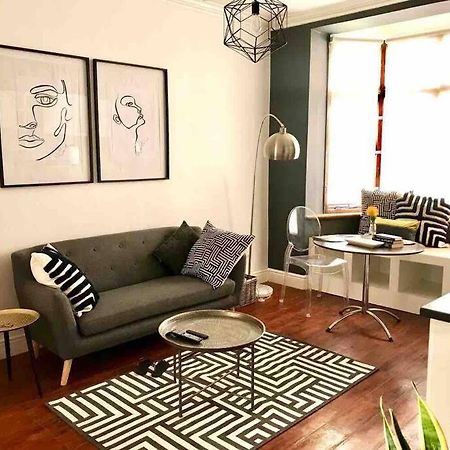 1-Bedroom Sea Point Gem - Perfect Location! Cape Town Eksteriør bilde