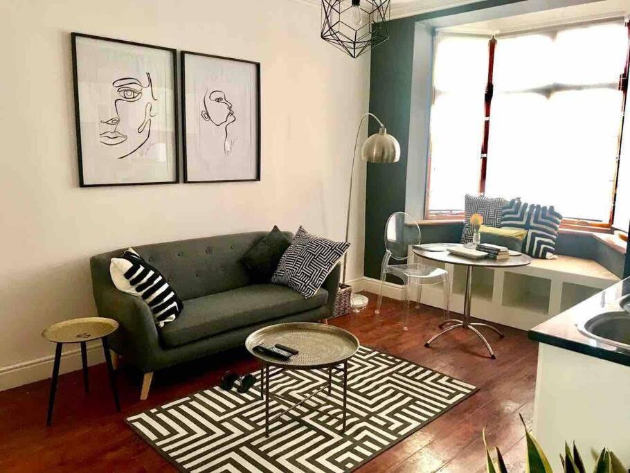 1-Bedroom Sea Point Gem - Perfect Location! Cape Town Eksteriør bilde