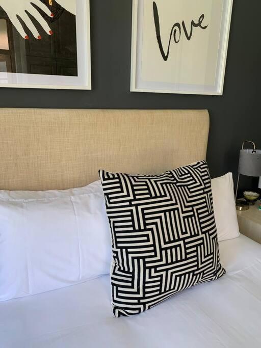 1-Bedroom Sea Point Gem - Perfect Location! Cape Town Eksteriør bilde